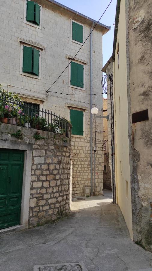 Su Casa - At Kastela Oldtown Appartement Buitenkant foto
